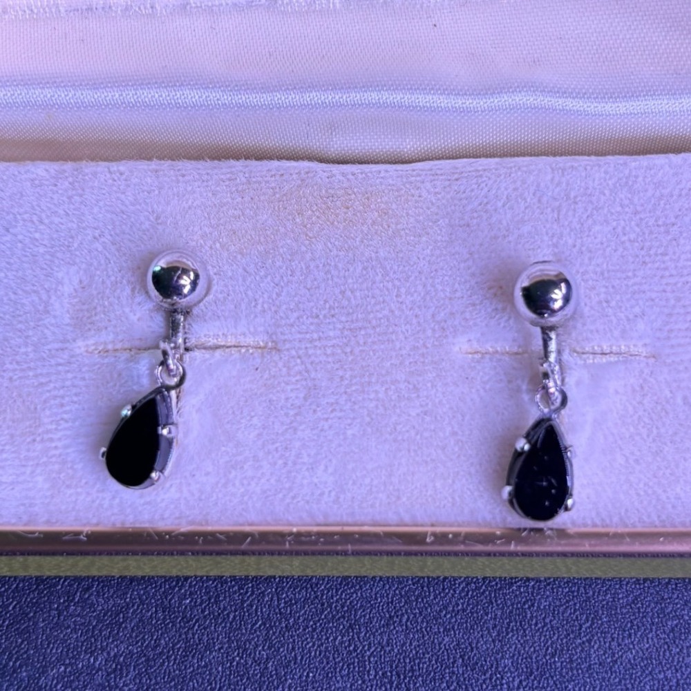 Lady Coventry Sarah Cov Sterling Black Teardrop Screw Back Earrings Boxed SS5 - Picture 2 of 10